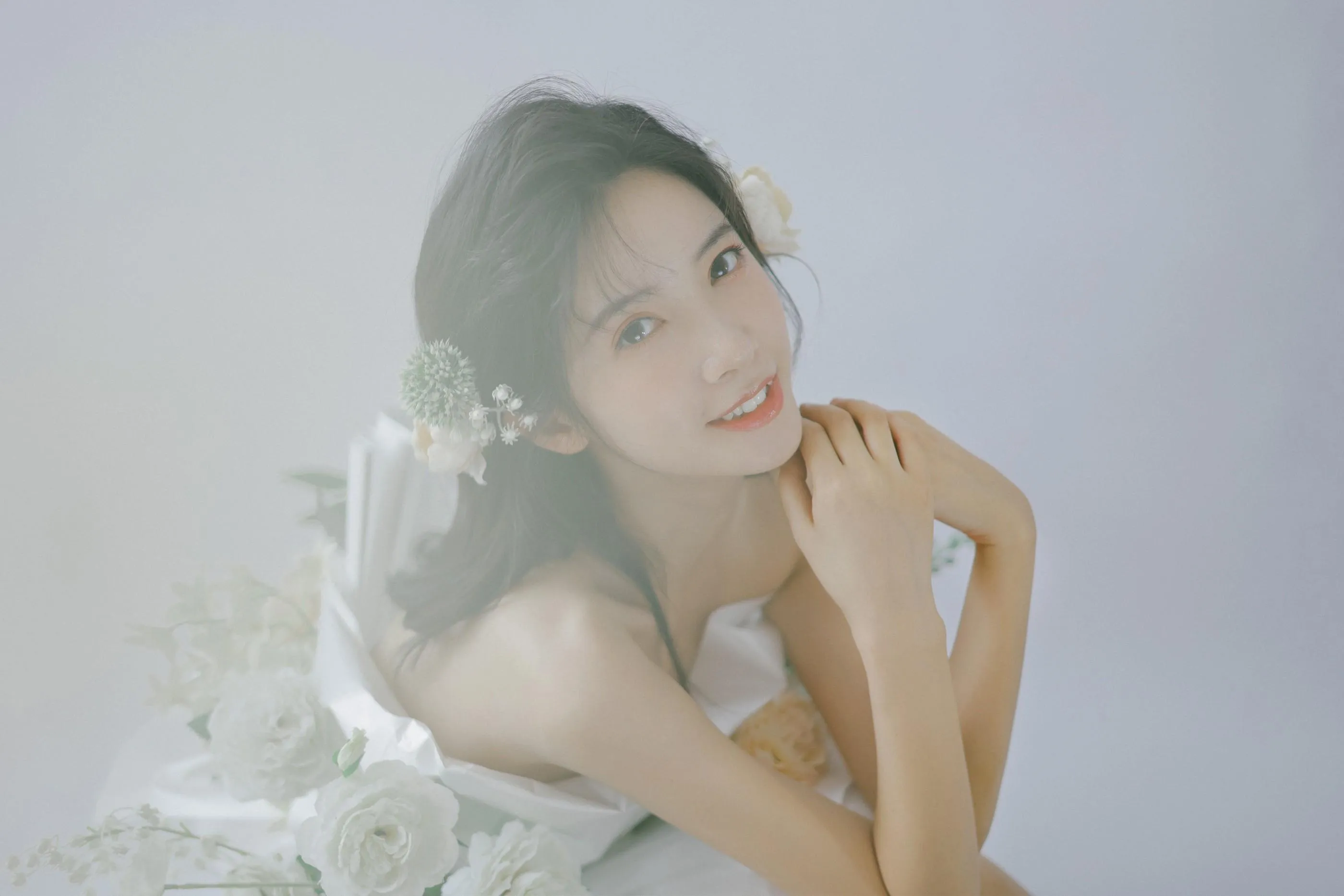 [YITUYU艺图语]2022.07.26 花束女孩 一只阿梦崽 [32P]插图